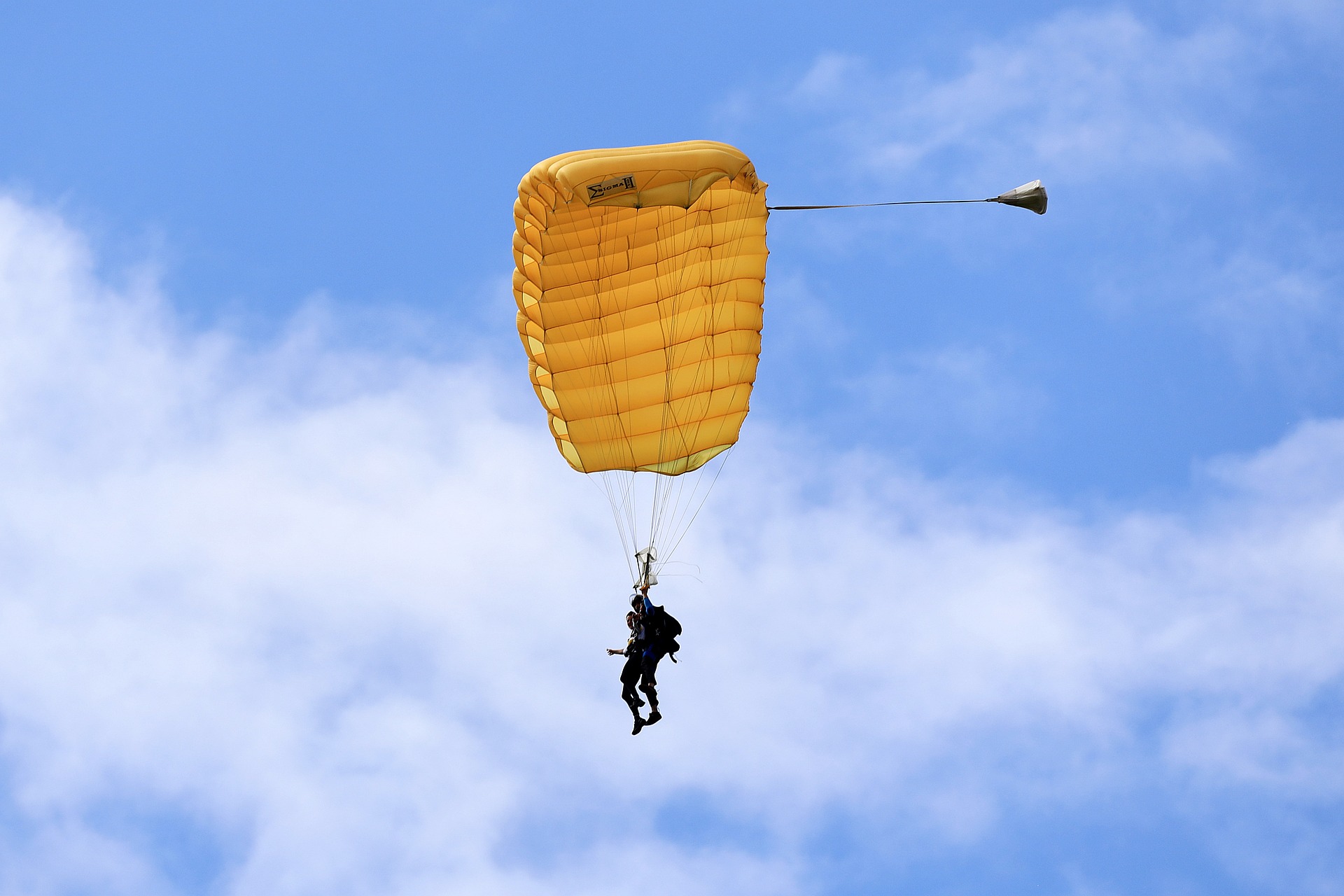 tandem-jump-5276216_1920
